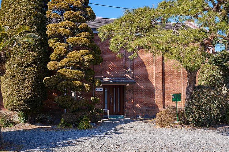 今も残るレンガ造りの建屋